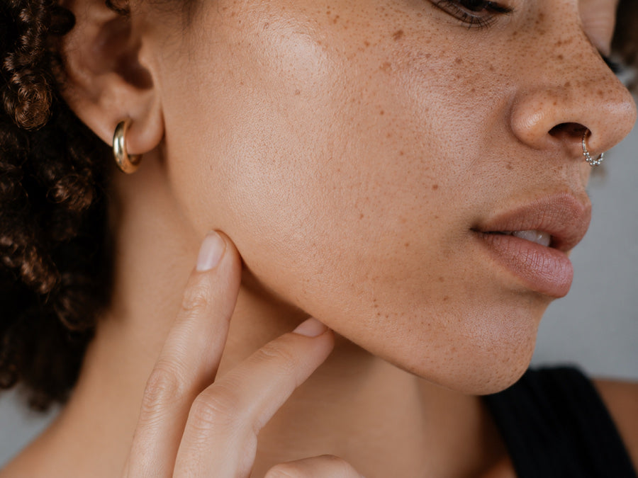 Lateral profile of the jaw in clinical aesthetics
