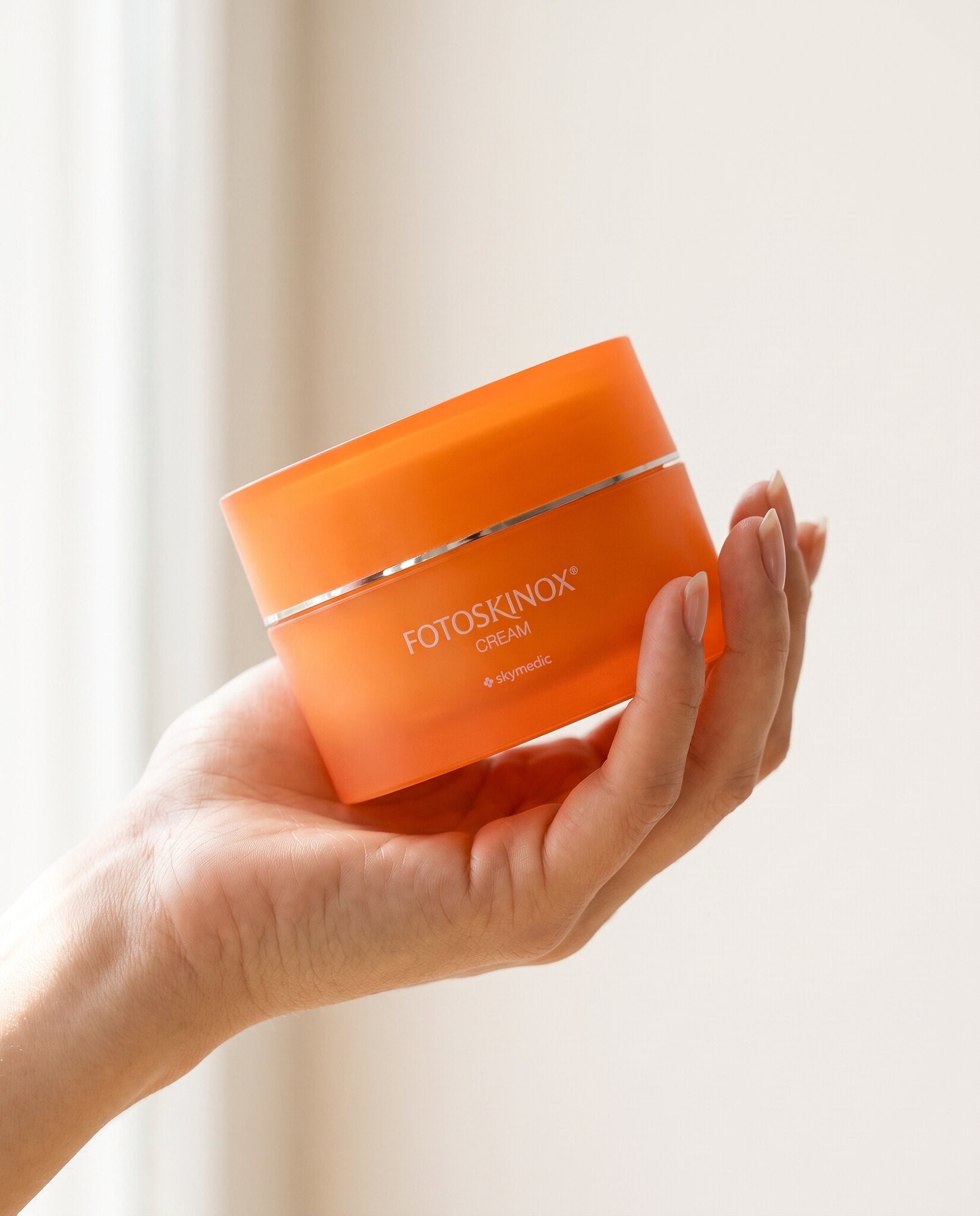 Fotoskinox Depigmenting Cream — in use