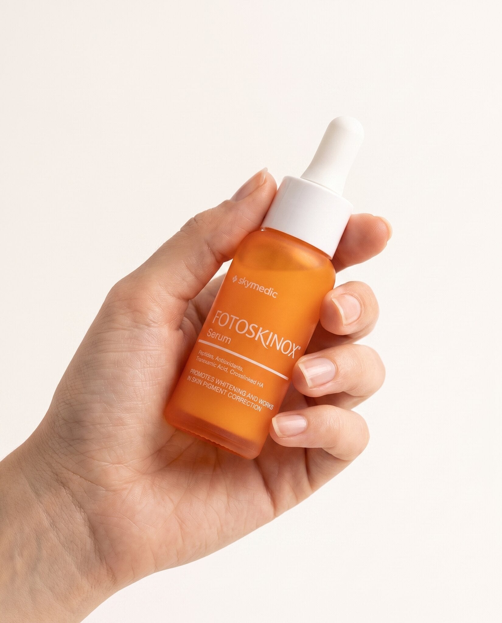 Fotoskinox Serum — in use